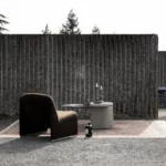 Moderner Strut Couchtisch aus Beton von Lyon Béton für stilvolle Wohnzimmer.