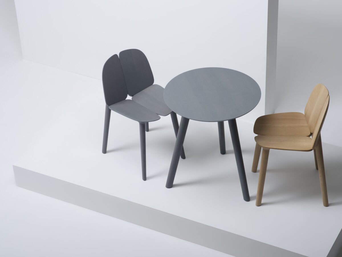 Moderner Mattiazzi Osso Stuhl aus Holz mit ergonomischer Rückenlehne für stilvolles Wohnen.
