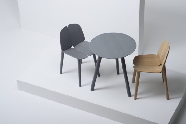 Moderner Mattiazzi Osso Stuhl aus Holz mit ergonomischer Rückenlehne für stilvolles Wohnen.