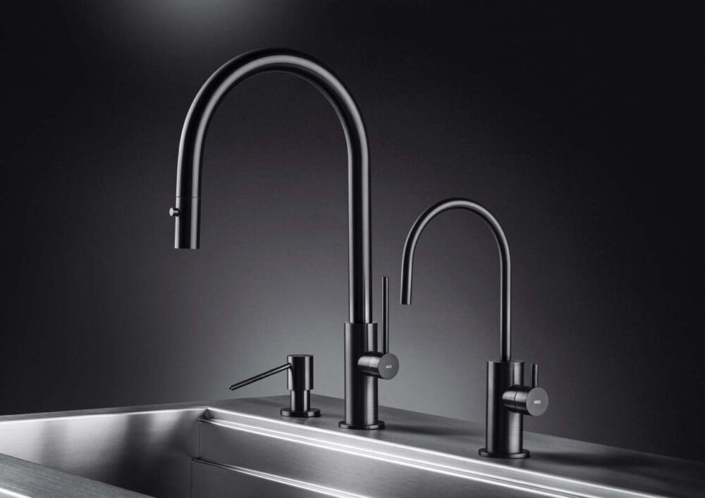 Hochwertige MGS Küchenarmatur mit modernem Design für elegante Küchen.