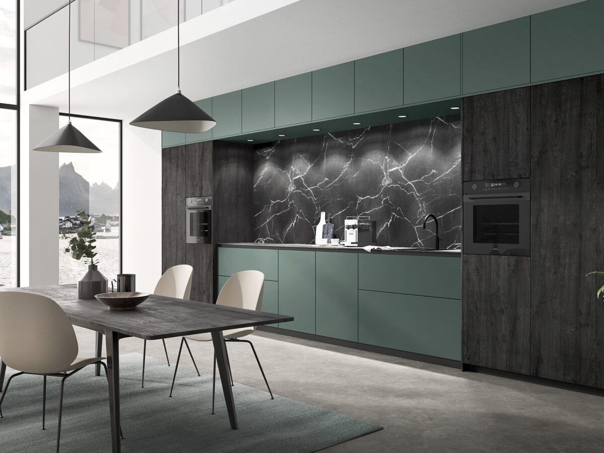 Moderne Rotpunkt Küche mit eleganten Fronten und durchdachtem Design für stilvolles Wohnen.