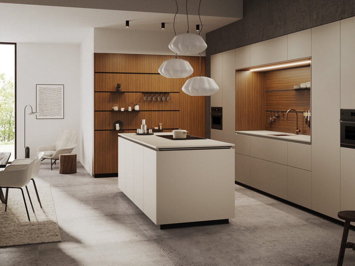 Moderne Rotpunkt Küche mit eleganten Fronten und durchdachtem Design in zeitgemäßer Ausführung.