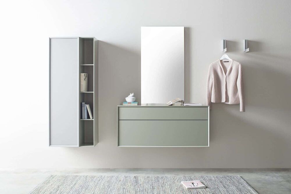 Moderne Sudbrock Modo 7 Garderobe mit Spiegel und Ablageflächen für den Eingangsbereich.