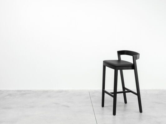 Eleganter Bedont Drive 6 Barhocker in modernem Design für stilvolle Küchen und Bars.