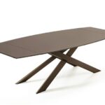Moderner Cross Tisch von Sovet Italia mit elegantem Glasdesign für stilvolle Wohnräume