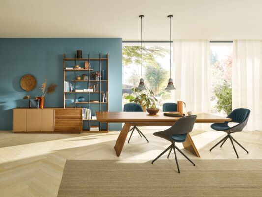 Moderner Esstisch Pan 3 von Anrei mit eleganter Holzoptik für stilvolles Wohnen.