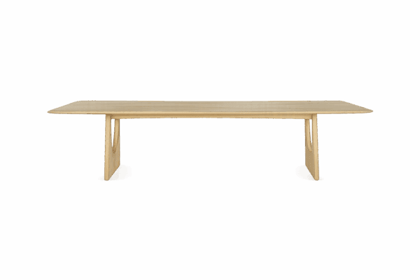 Moderner Ethnicraft Geometric Esstisch aus massiver Eiche mit schwarzem Metallgestell im minimalistischen Design.