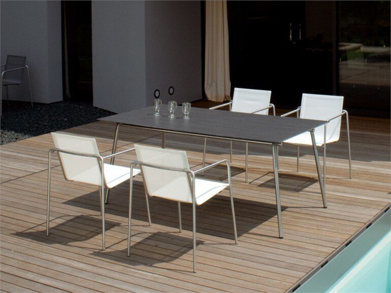 Moderner Fischer Möbel Taku 3 Gartentisch mit elegantem Design für Terrasse und Außenbereich.