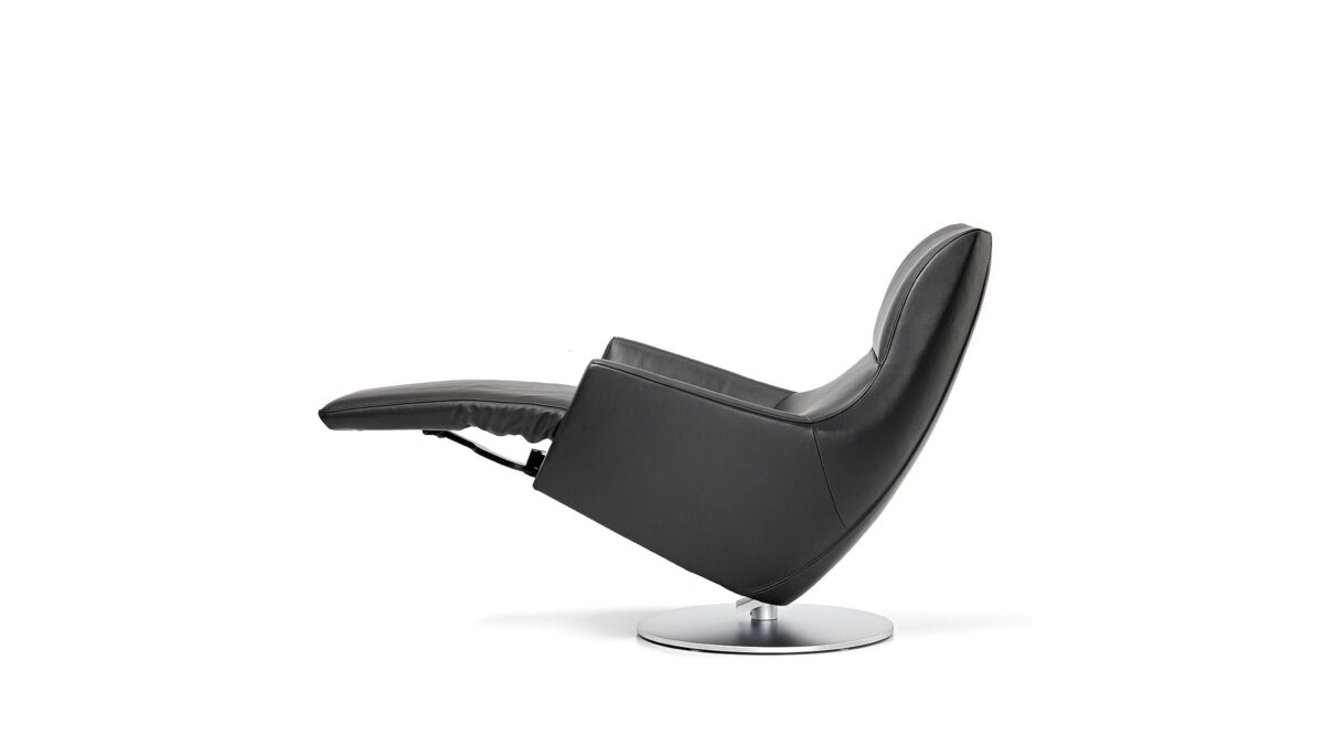 FSM Standup 17 Relaxsessel mit elegantem Design für höchsten Sitzkomfort und entspanntes Fernsehen.