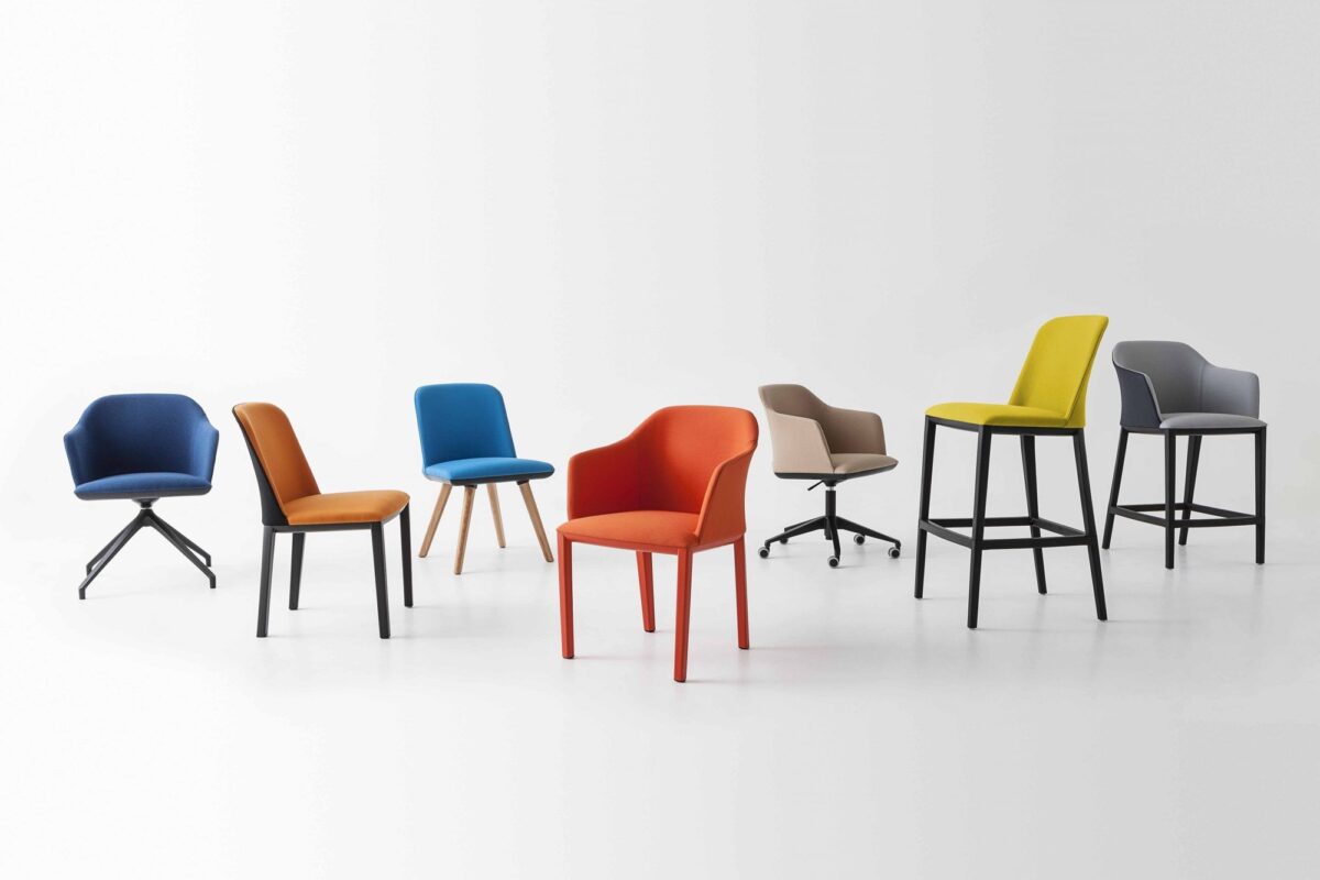Moderner Gaber Manaa Design-Stuhl mit ergonomischer Sitzfläche und elegantem Gestell.