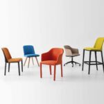 Moderner Gaber Manaa Design-Stuhl mit ergonomischer Sitzfläche und elegantem Gestell.