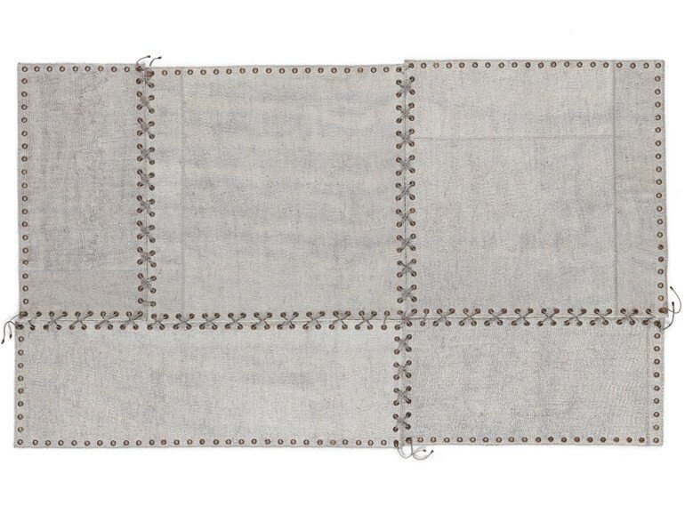 Moderner italienischer Sitap Stringhe Teppich mit elegantem Streifendesign für stilvolle Wohnräume.