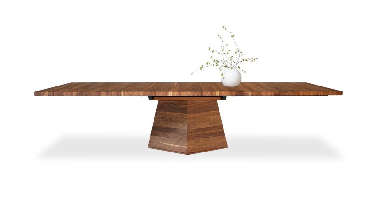 Eleganter Rodam Carreau Esstisch mit modernem Design für stilvolle Esszimmer.