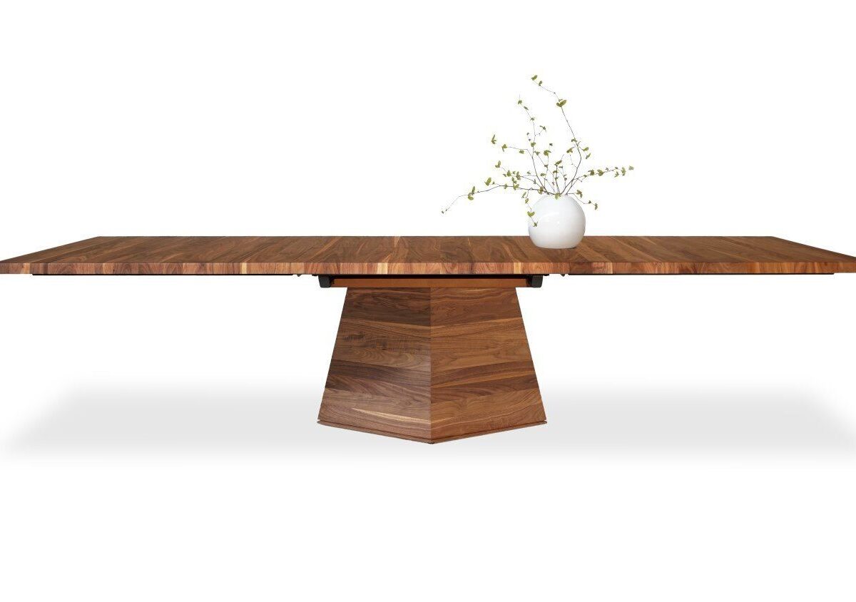 Eleganter Rodam Carreau Esstisch mit modernem Design für stilvolle Esszimmer.