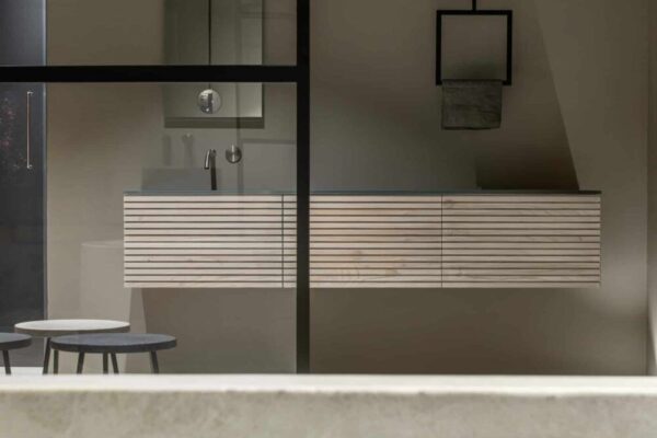 Moderner Waschtisch More 5 von Moab80 mit elegantem Design für stilvolle Badezimmer.