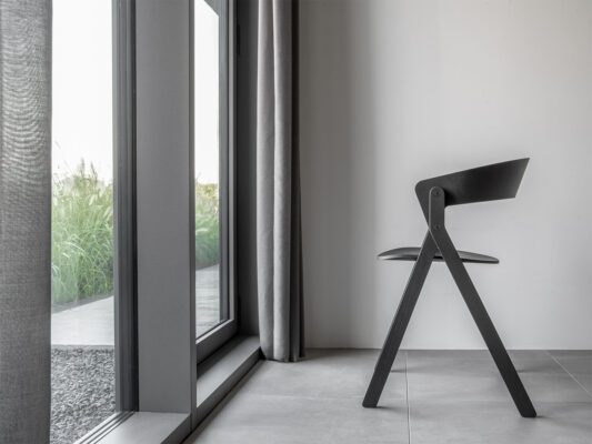 Ergonomischer Zahnarztstuhl Bedont Essenca 7 mit Premium-Ausstattung für moderne Zahnarztpraxen