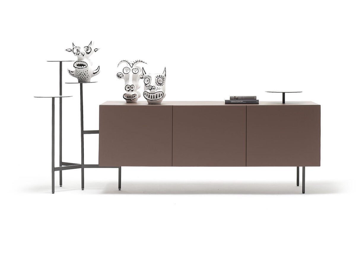 Elegantes Ikebana 20 Sideboard von Mogg mit modernem, minimalistischem Design für stilvolle Wohnräume.