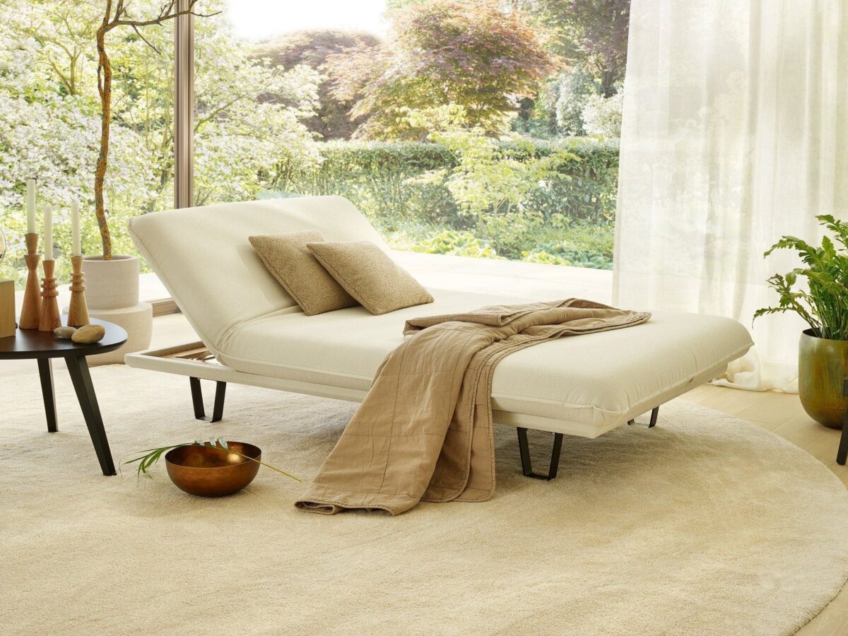 Modernes Joka Butterfly Schlafsofa mit praktischer Klappfunktion für Wohn- und Gästezimmer.