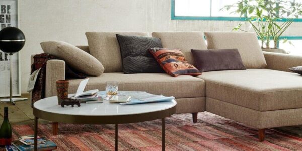 Modernes Joka Plaza 6 Sofa in elegantem Design für stilvolles Wohnen.