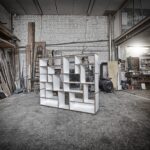 Tojo Hanibal 2 Wandregal aus Holz für moderne, minimalistische Wohnräume mit flexibler Gestaltung.