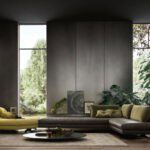 Elegantes Valentini Sofa in Steingrau für modernes Wohnzimmer mit stilvollem Ambiente.