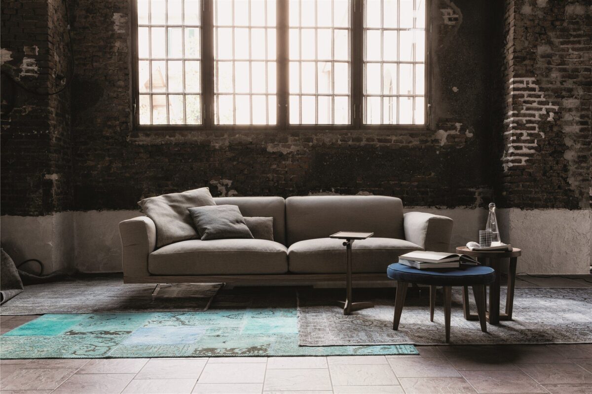 Modernes Vibieffe Fancy 2 Designer-Sofa mit elegantem Design und hochwertiger italienischer Verarbeitung.