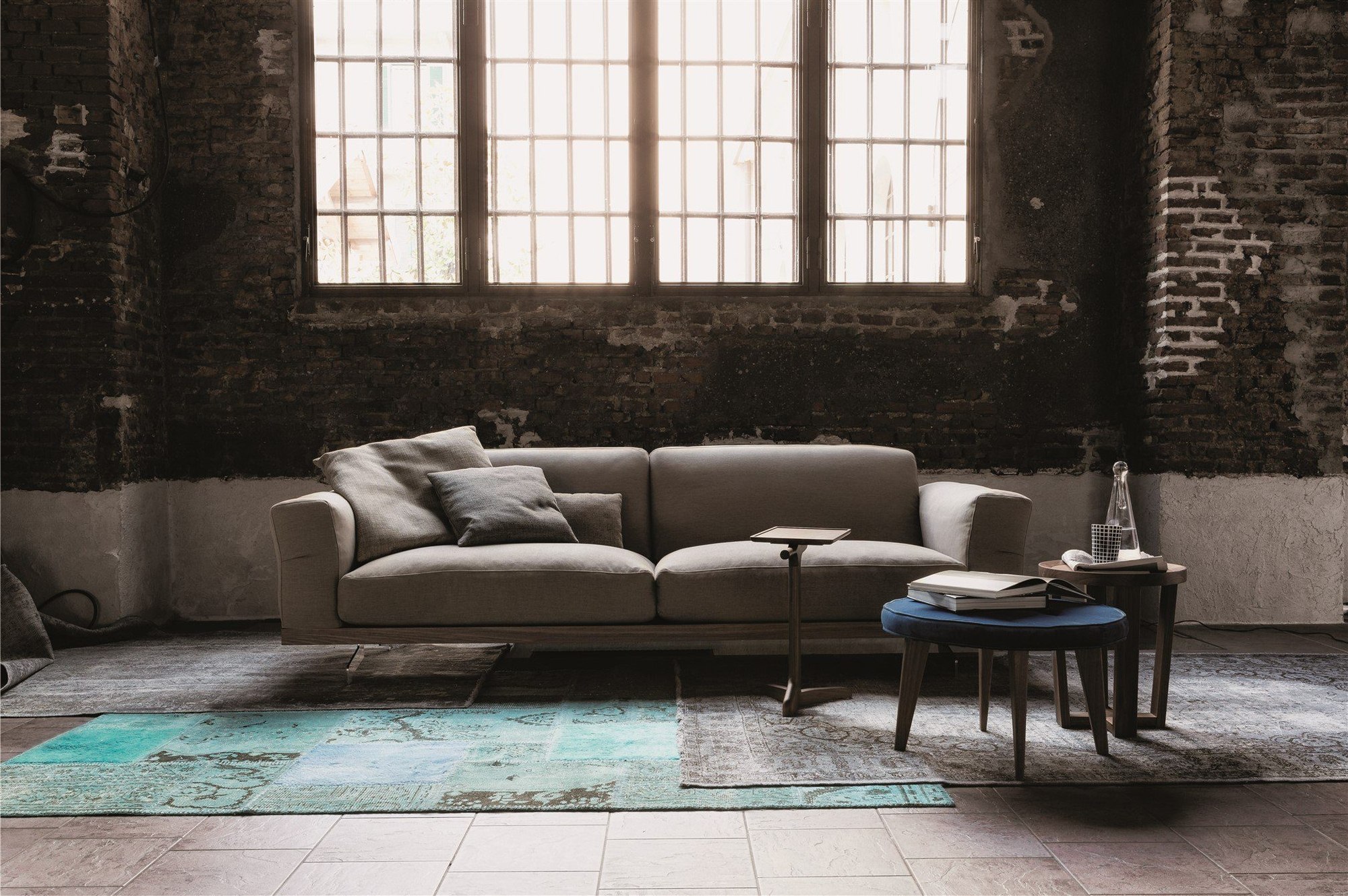 Modernes Vibieffe Fancy 2 Designer-Sofa mit elegantem Design und hochwertiger italienischer Verarbeitung.