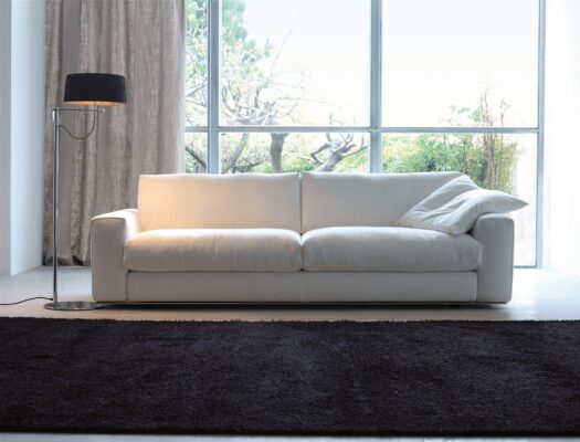 Modernes Vibieffe Fly 3 Sofa mit elegantem italienischem Design und hochwertiger Verarbeitung.