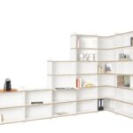 Flexibles Tojo Mehrfach 3 Holzregal mit modularem Stecksystem für individuelle Raumgestaltung.