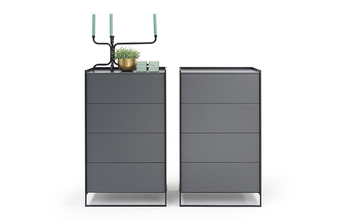 Moderne Möller Design Lean Box Kommode mit klaren Linien und minimalistischem Design.