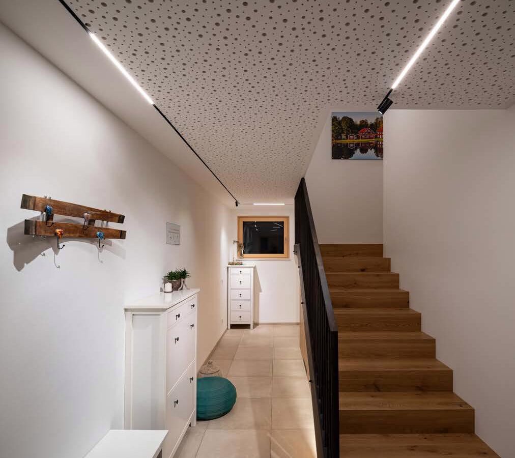 Flexibles Magnetics LED-Schienensystem von Molto Luce für moderne Beleuchtung.
