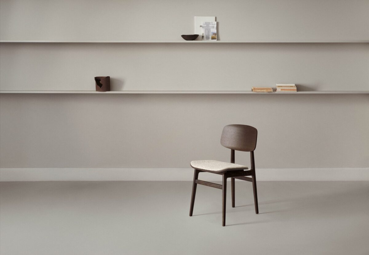 Moderner NY11 Designerstuhl von Norr11 für stilvolles Esszimmer