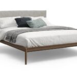 Elegantes Neos Bett von Novamobili mit modernem italienischen Design und hochwertiger Verarbeitung.