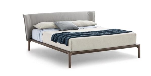 Modernes Novamobili Park Bett mit elegantem Design für stilvolle Schlafzimmer.