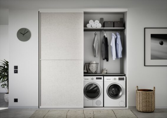 Moderner Hauswirtschaftsraum mit praktischen Schränken und Arbeitsflächen von Novamobili.