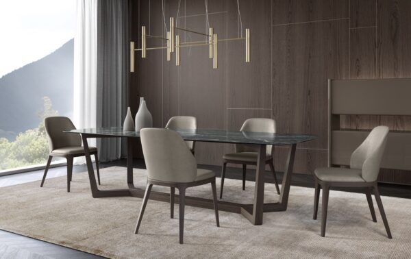 Moderner Hektor Esstisch von Olivieri mit elegantem Design und hochwertiger Verarbeitung.