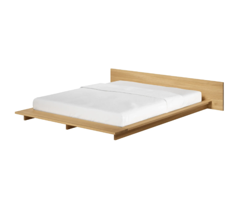 Modernes Bett Faro von OUT Objekte unserer Tage in minimalistischem Design