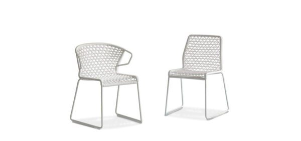 Eleganter Potocco Vela 6 Designerstuhl mit schlanker Silhouette und zeitlosem italienischen Design.