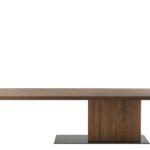 Moderner Riva 1920 Liam Esstisch aus massivem Holz mit elegantem Design.