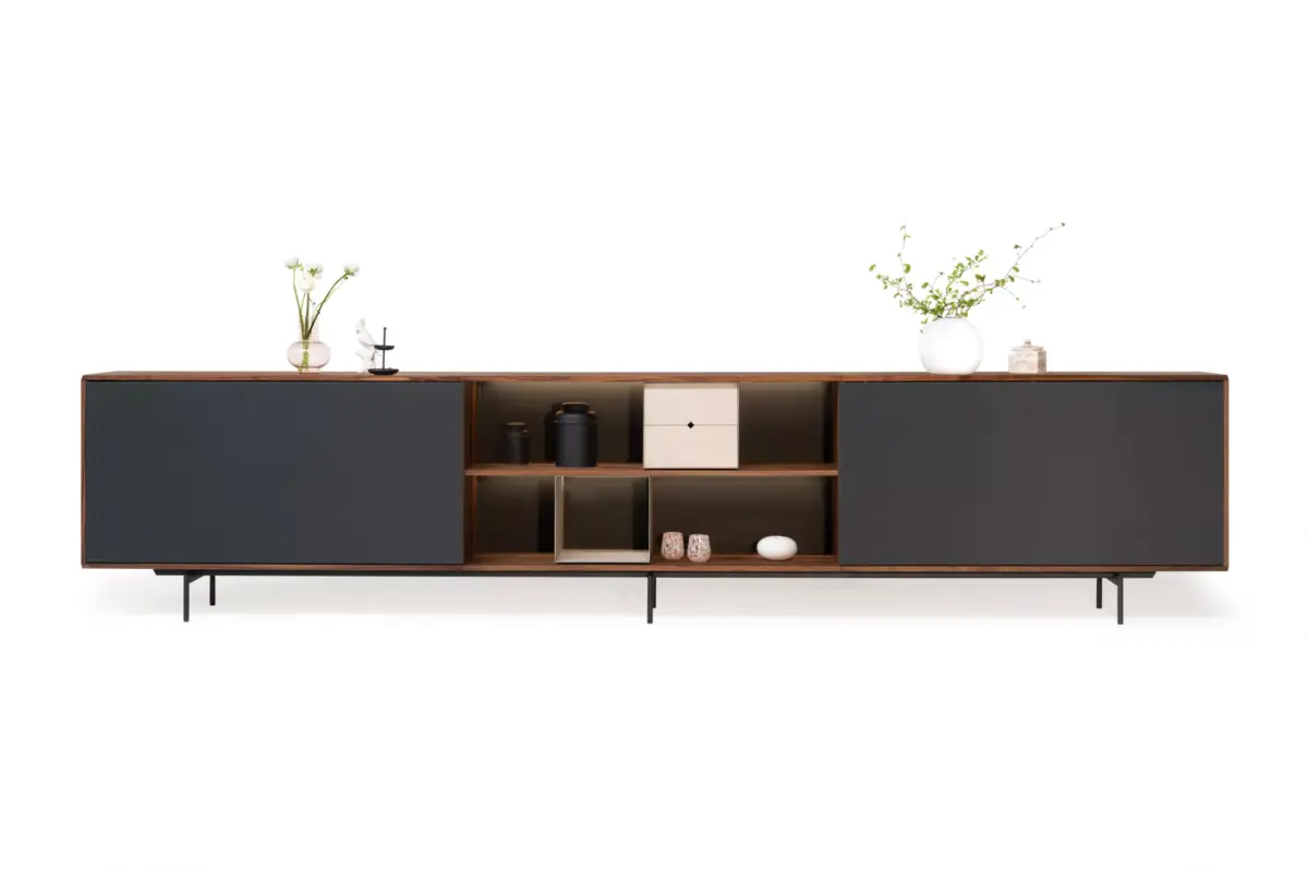 Moderne Pares Korpusmöbel von Rodam für stilvolle Einrichtungslösungen