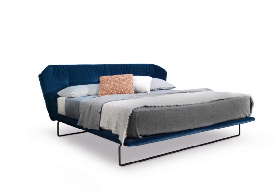 Modernes New York Bett von Saba Italia mit elegantem Design und hochwertiger Verarbeitung.