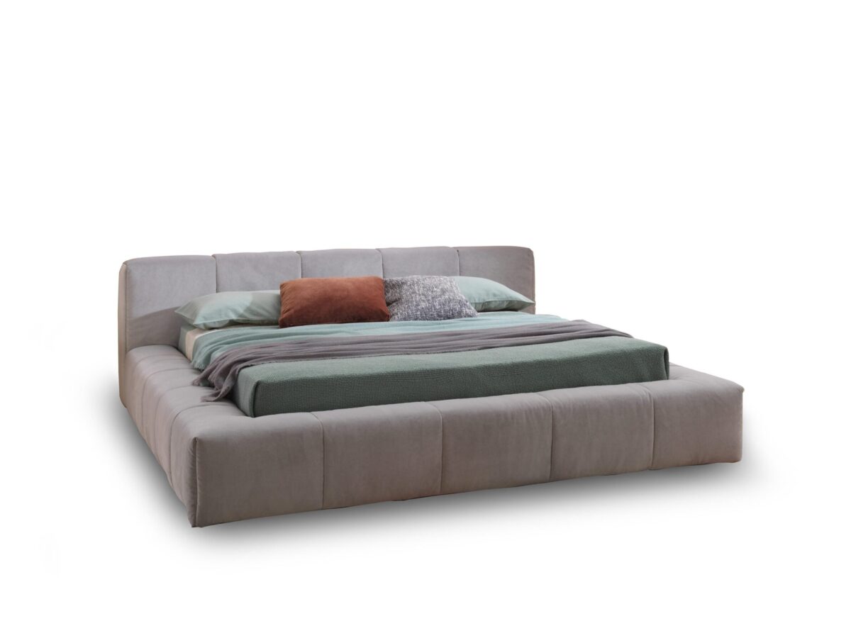 Modernes Pixel Bett von Saba Italia mit elegantem Design und hochwertiger Verarbeitung.