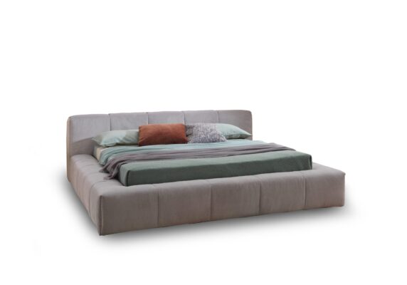 Modernes Pixel Bett von Saba Italia mit elegantem Design und hochwertiger Verarbeitung.