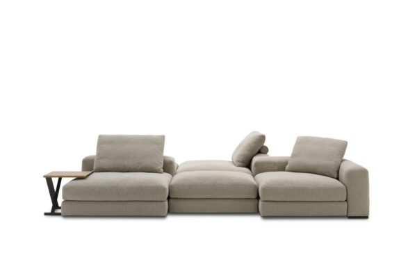 Modernes Saba Italia Anata Class Sofa in elegantem Design für stilvolle Wohnräume.