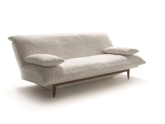 Modernes Ena Schlafsofa von Signet mit elegantem Design und hohem Schlafkomfort.