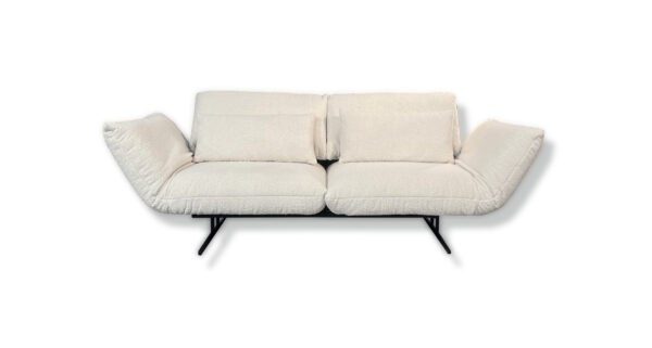 Modernes Messina Schlafsofa von Signet mit elegantem Design und praktischer Bettfunktion.