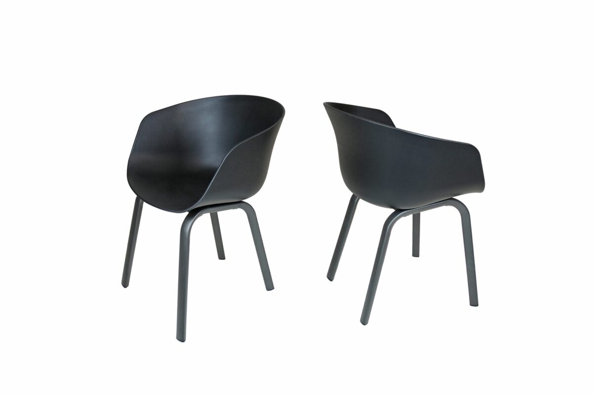 Moderne Indoor-Stühle von Sit Mobilia für stilvolle Wohnräume.