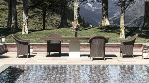 Moderner Atlas Gartentisch von Sit Mobilia mit elegantem Design für Terrasse und Garten.