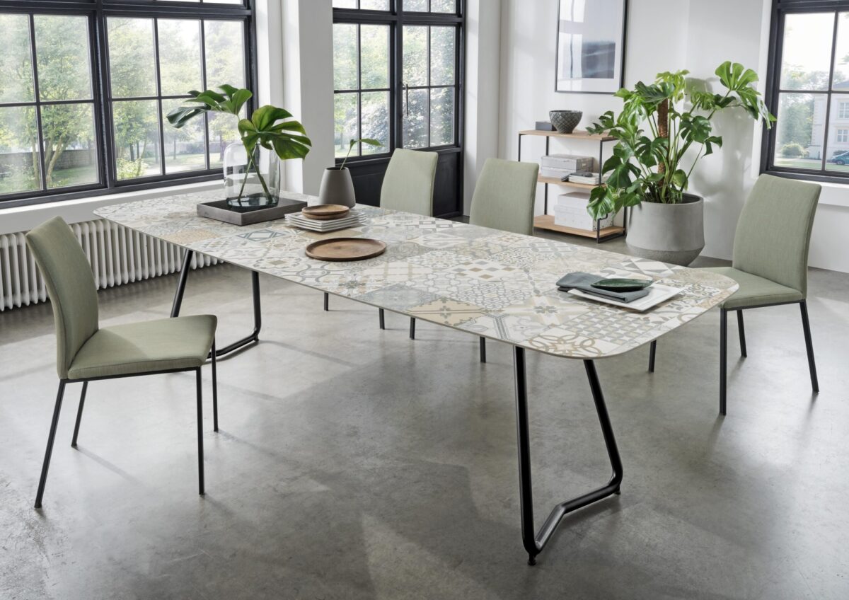 Moderne Jura Esszimmertische von SIT Mobilia in elegantem Design