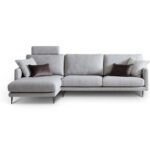 Sofa-Organizer mit mehreren Taschen für Fernbedienung, Zeitschriften und Getränke.
